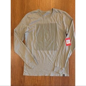 Men’s NWT$40 Nike Jordan long sleeve Tee (M)